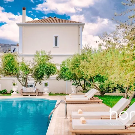 Nereides Homm Luxury Maisonettes *